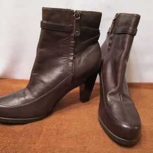 Reba Brown Ankle Boots